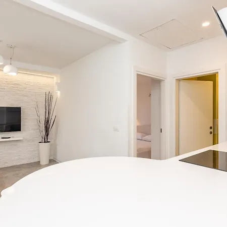 Apartament Tauzer *
