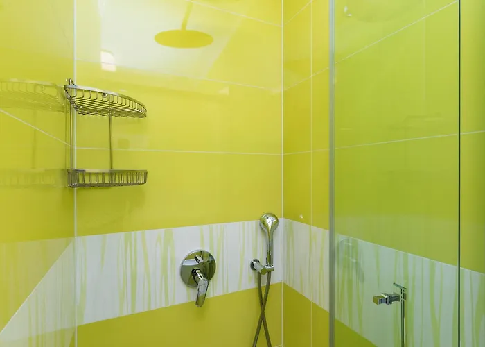 Tauzer * ماندري