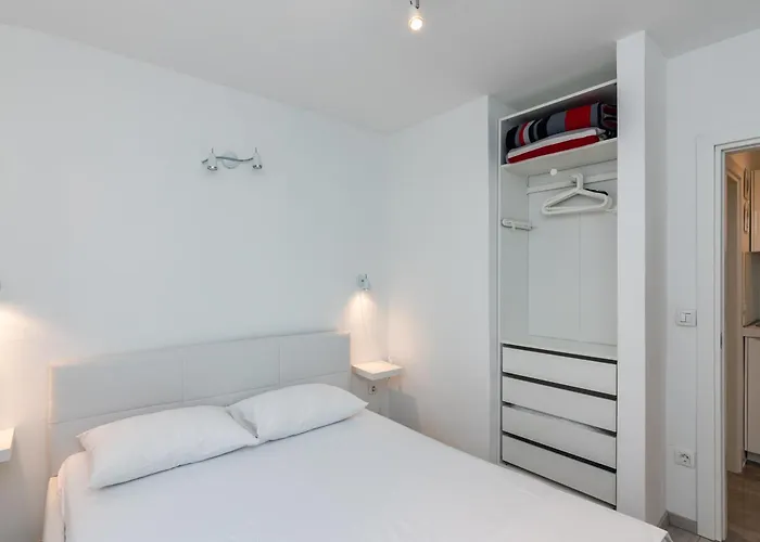 شقة Tauzer ماندري