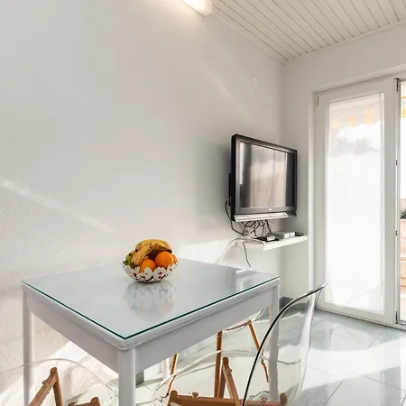 Tauzer Apartment Mandre