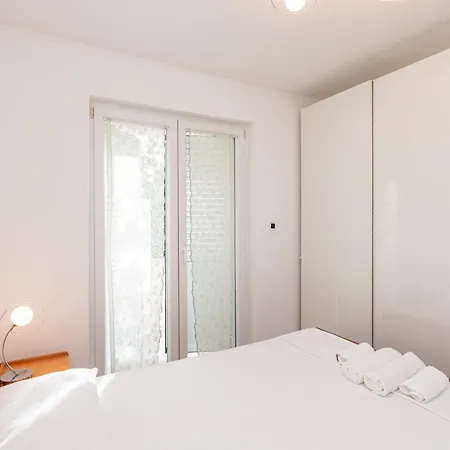 Tauzer Lägenhet Mandre